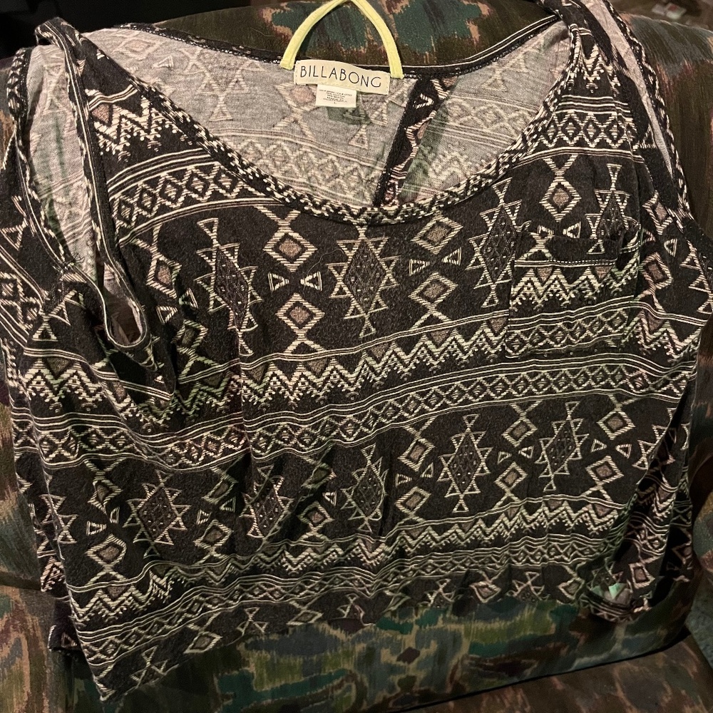 Unique Billabong cropped women’s summer top